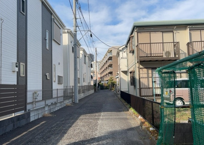 【展望】 | ライオンズマンション小田急相模原第３ | 眺望を気にして物件を探す場合、前面に建物が建っていないか現地で確認しましょう！前面に建物があると景色はもちろん、日当たりや風通しにも影響が出てきます。住んだ時のことを想像しながら現地見学をしましょう。