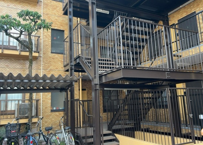 【内装】 | ライオンズマンション小田急相模原第３ | 共有部分は、住民なら誰もが使える設備のこと。例えば駐車場やエレベーター、インターネット設備、セキュリティ設備などがあります。他にも、マンションの廊下・外部階段やエントランス・ゴミ置き場などがあります。