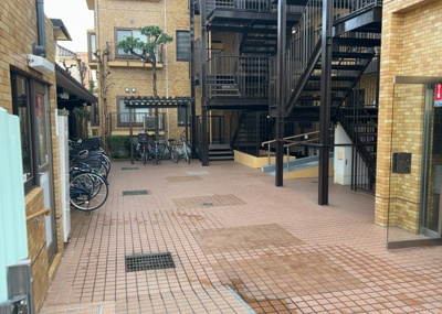 【駐車場】 | ライオンズマンション小田急相模原第３ | 駐車場と明記されていても、最小スペースでつくられた駐車場だと大型車は駐車できなかったり、出入りしにくくなったりする可能性があります。お車のサイズと購入したい物件の駐車場のサイズを現地で確認しましょう。