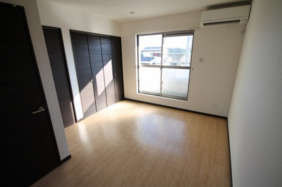 【洋室】 | ミラベール | 広々とした洋室です
