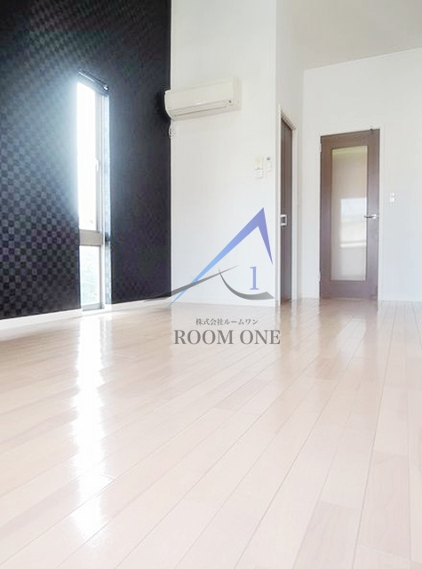 フローラ松が丘の居間・リビング|洋室のお部屋です。