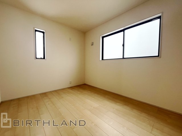 新築戸建・新築建売　福島市笹谷大谷地【長期優良住宅】笹谷小・信陵中の洋室|6帖の洋室は2面採光でたっぷりと日差しが入り明るいお部屋です！