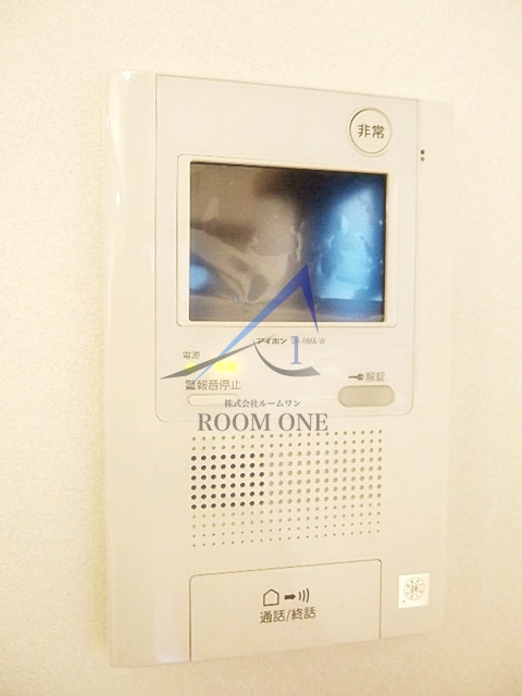 ルーブル早稲田六番館のセキュリティ|モニター付きインターホンです。