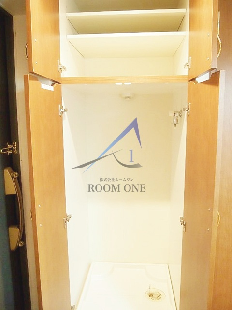 ルーブル早稲田六番館の設備|洗濯機置き場です。