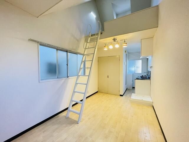 ジュネス大山公園Ⅱ号棟の居間・リビング