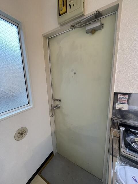 ジュネス大山公園Ⅱ号棟の玄関