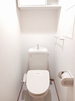 【トイレ】 | グランシャンテ | 落ち着いた色調のトイレです