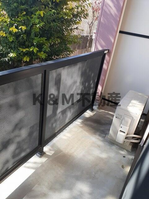 サン・ウインド・イーストのバルコニー|バルコニーからの眺めを楽しみながら食事をしませんか