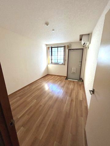 緑町共和ビルの居間・リビング