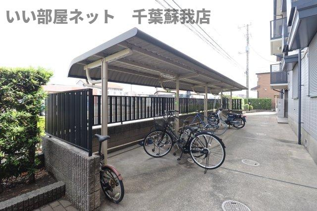 メゾンドォ渕谷　Ｂのエントランス|駐輪場