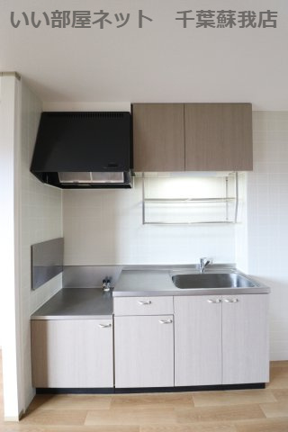 メゾンドォ渕谷　Ｂのキッチン|コンパクトなキッチンで掃除もラクラク