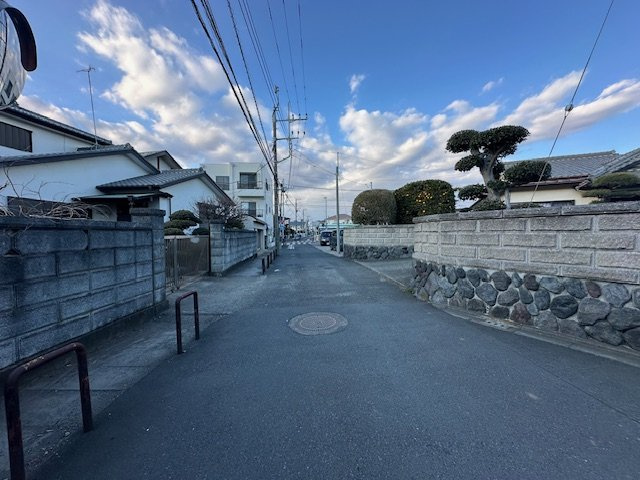 茅ヶ崎市松尾　　新築戸建　　全6区画の前面道路含む現地写真|2月2日撮影　建築中　現地外観