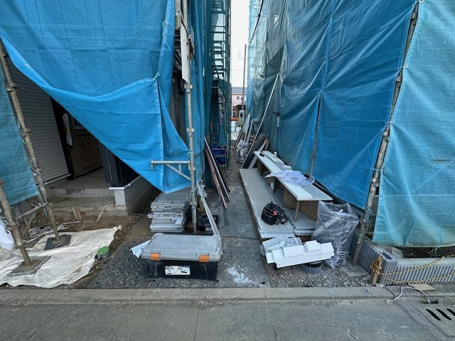 茅ヶ崎市松尾　　新築戸建　　全6区画の駐車場|2月2日撮影　建築中　駐車スペース