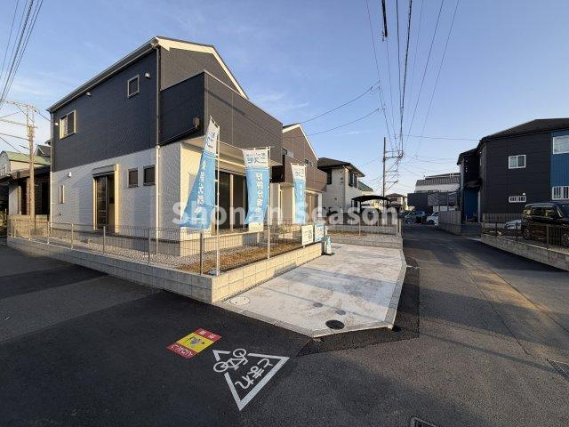 【外観】 | 開放感あふれる２方（北・西）角住居◎
接地面少なく、陽当り・風通りも良好ですよ♪