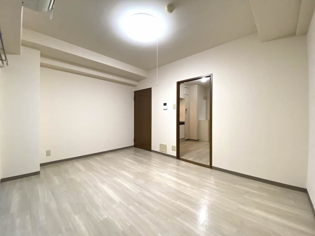 ファミーユ倉田の洋室|ゆったりした洋室です