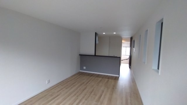 尼崎市大庄北　新築戸建の居間・リビング