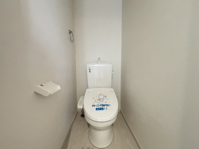 Terrechez千種区城木町1期｜名古屋市の戸建ならホームアップのトイレ|2か所にトイレを完備。混み合う朝や来客時も安心の設計！