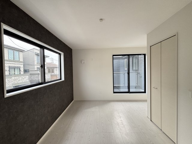 Terrechez千種区城木町1期｜名古屋市の戸建ならホームアップの洋室|【売主施工例】２面採光の日当りの良い洋室