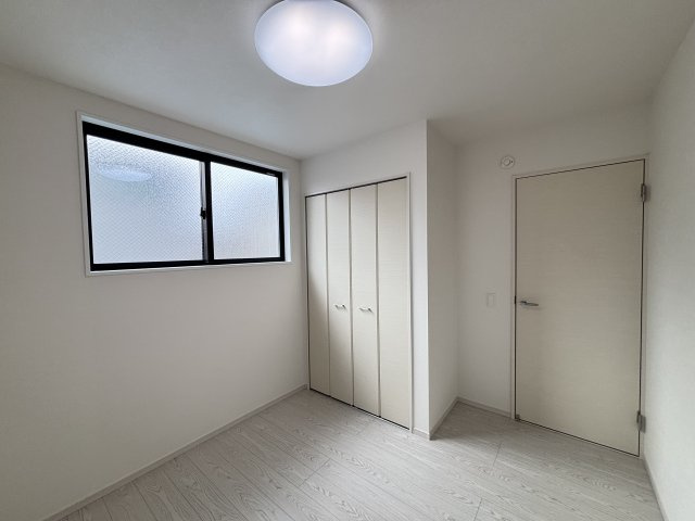 Terrechez千種区城木町1期｜名古屋市の戸建ならホームアップの洋室|【売主施工例】収納付き