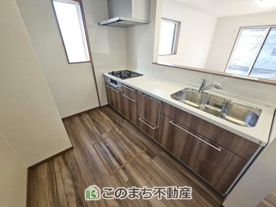 【キッチン】 | ワイウッドコート小山市城北第5期　2号棟 | 人気の対面式キッチン☆料理をしながらご家族とコミュニケーションが取れます♪