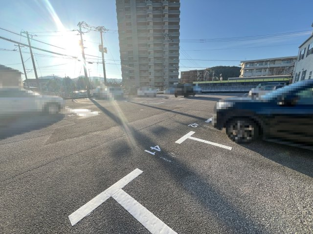 ロゼ３の駐車場