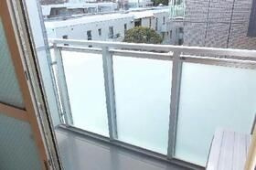 レオネクストラグーザ馬事公苑のバルコニー