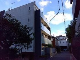 レオネクストラグーザ馬事公苑の外観