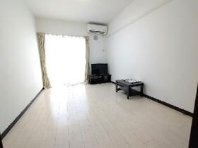 レオネクストラグーザ馬事公苑の居間・リビング