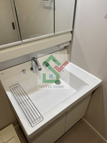 コステッラツィオーネの独立洗面台