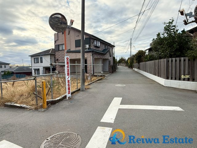 売地　茅ヶ崎市赤羽根の前面道路含む現地写真