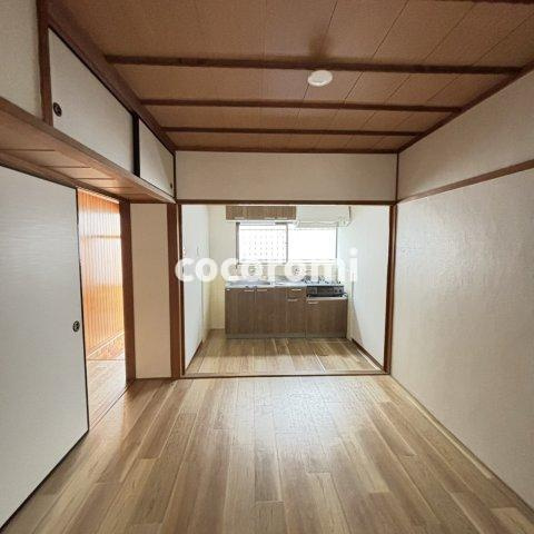 滝井西町テラスの玄関