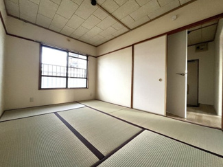 【内装】 | マモール北久里浜 B棟 | 明るい色調の室内です