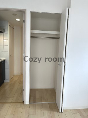 【収納】 | エスリード江坂広芝町 | 洋室のCL収納OPEN