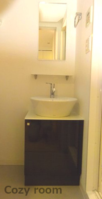 【独立洗面台】 | エスリード江坂広芝町 | 朝の支度にも助かる、独立の洗髪洗面化粧台