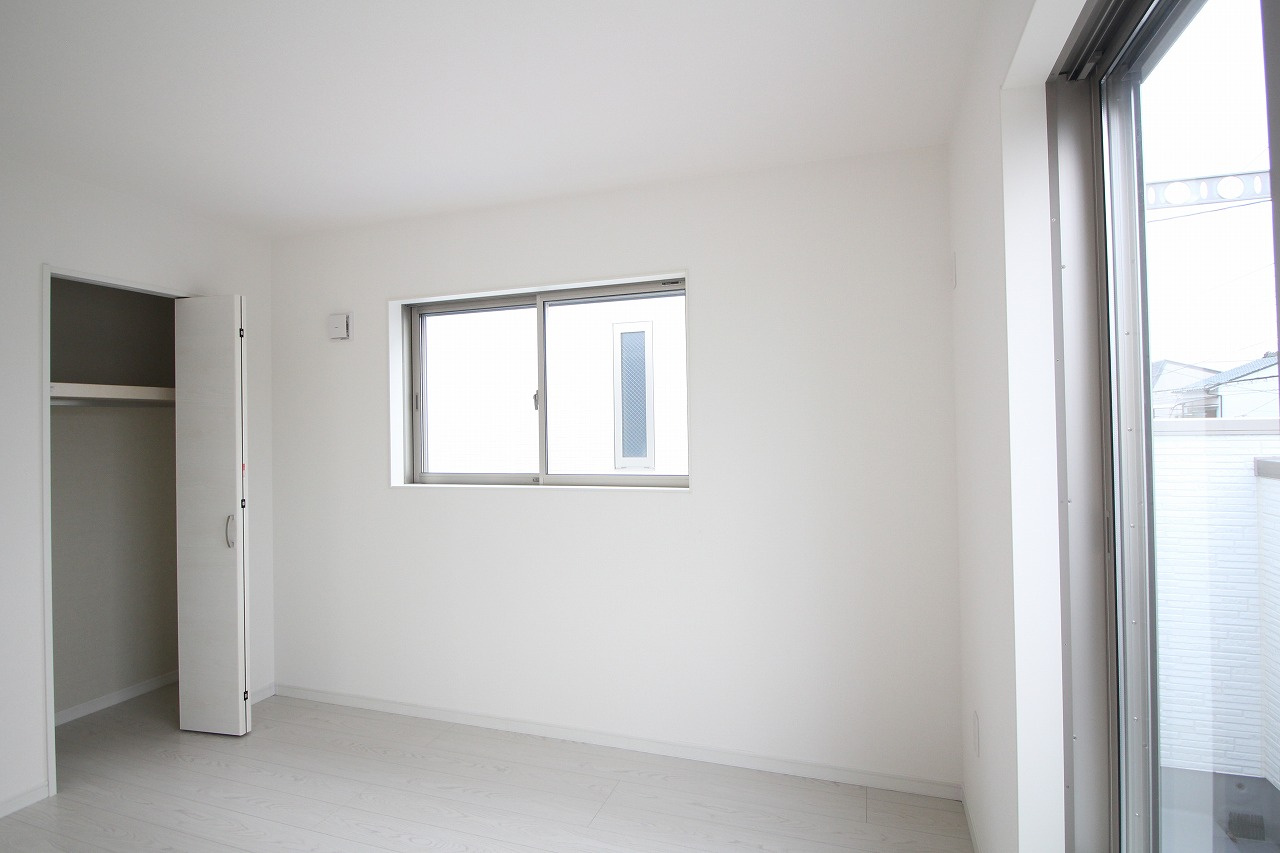 Terrechez千種区城木町1期｜名古屋市の戸建ならホームアップの収納|【売主施工例】ハンガーパイプ付き