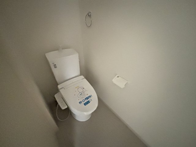 Terrechez千種区城木町1期｜名古屋市の戸建ならホームアップのトイレ|2か所にトイレを完備。混み合う朝や来客時も安心の設計！