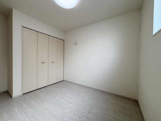 Terrechez千種区城木町1期｜名古屋市の戸建ならホームアップの洋室|【売主施工例】収納付き