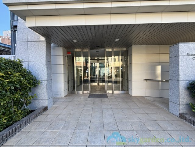 グリーンコート平塚コンサイトのエントランス