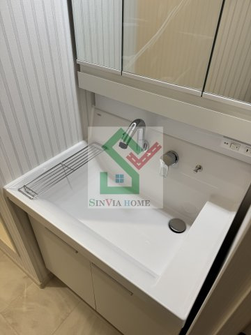 コステッラツィオーネの独立洗面台