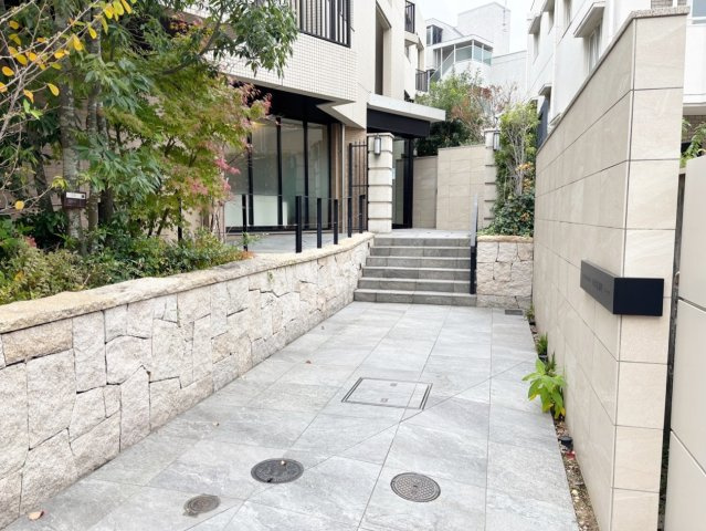 グランドメゾン夙川松園町ザ･ハウスのエントランス