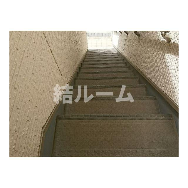 北区赤羽西２丁目のアパートのロビー