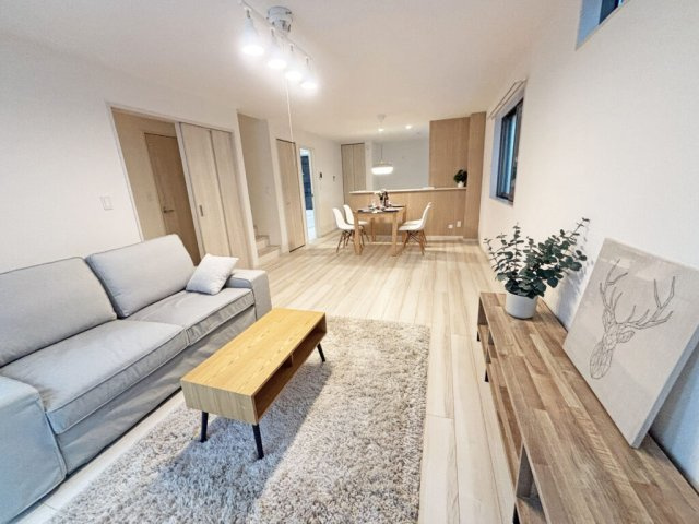 【居間・リビング】 | □■茅ヶ崎市室田1丁目 中古戸建■□