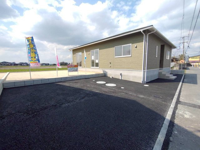 柳川市大和町徳益の新築一戸建の駐車場
