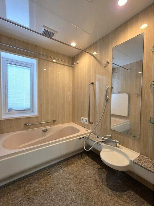 新潟市西区善久の浴室