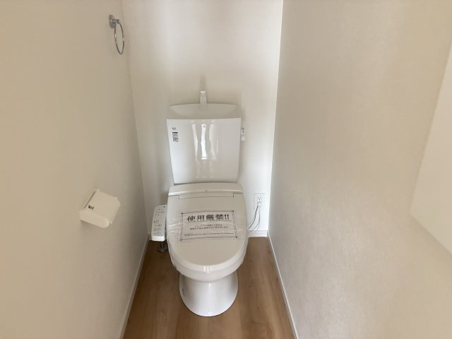 Terrechez千種区城木町1期｜名古屋市の戸建ならホームアップのトイレ|【売主施工例】2か所にトイレを完備。混み合う朝や来客時も安心の設計！