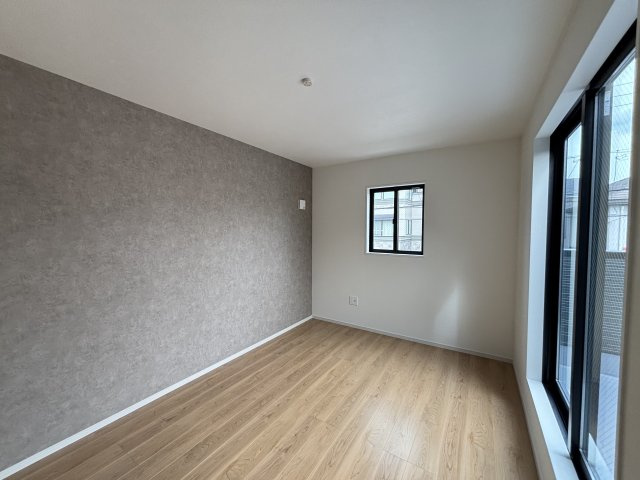 Terrechez千種区城木町1期｜名古屋市の戸建ならホームアップの洋室|【売主施工例】２面採光の日当りの良い洋室