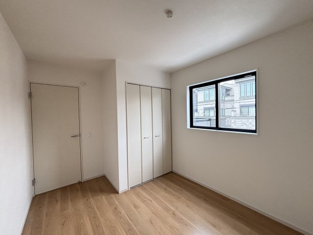 Terrechez千種区城木町1期｜名古屋市の戸建ならホームアップの洋室|【売主施工例】収納付き