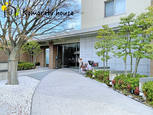 イニシア大宮日進のエントランス|1月5日撮影済み