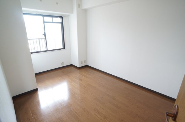 ソルジェンテ逆瀬川の寝室