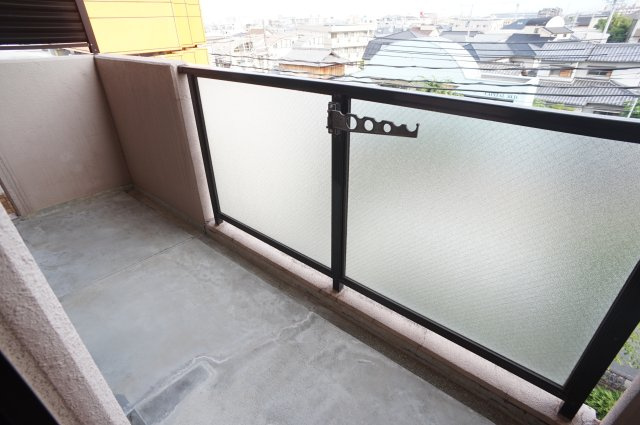 ソルジェンテ逆瀬川のバルコニー